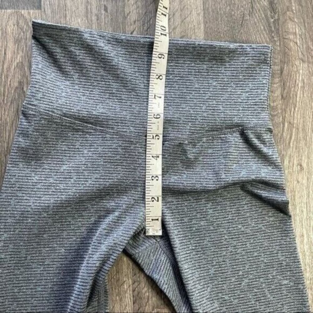 Champion Gray Striped High Waisted Workout Leggings Cropped Size XS - Picture 5 of 8